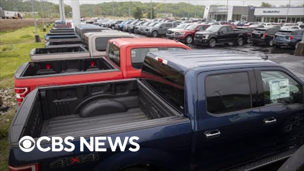 U.S. car buyers continue to pay above sticker price for vehicles, report finds